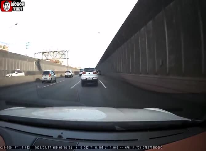 Video :It would have been preferable for him to drive in silence